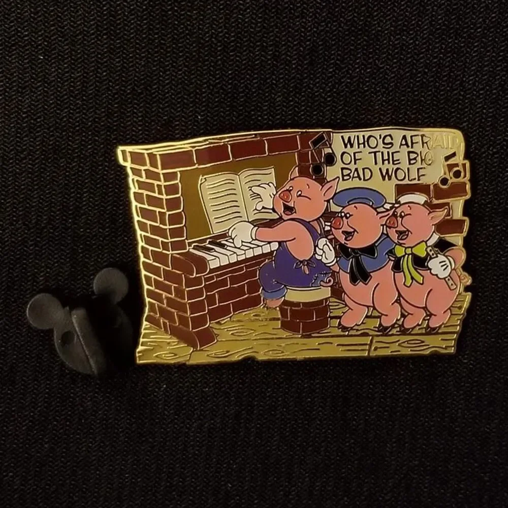 Disney Pin Three Little Pigs Who's Afraid of the Big Bad Wolf MMM VTG 2002 15352